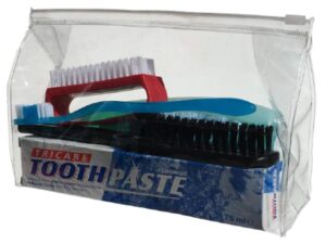TROUSSE DE TOILETTE PVC TRANSPARENT 20 X 14 X 8CM